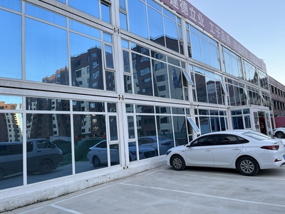 玻璃幕墙办公室