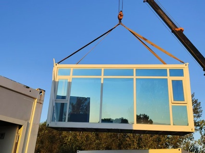 玻璃幕墙集装箱